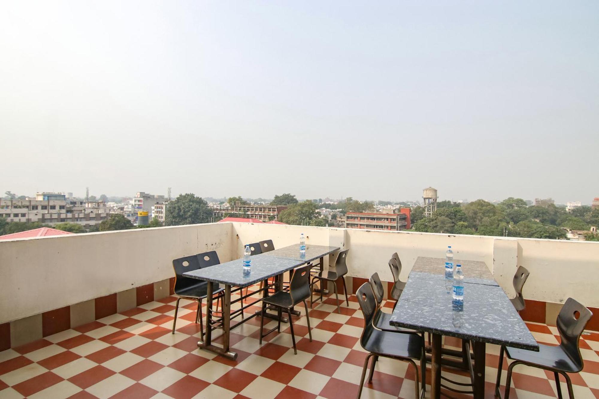 Fabhotel Rosewood Inn Amritsar Exterior photo